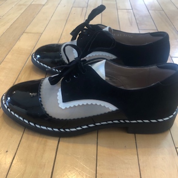 Women Size 41 Beautifeel Black, Ivory and Mesh Lace Up Oxford Never Worn - Picture 3 of 4